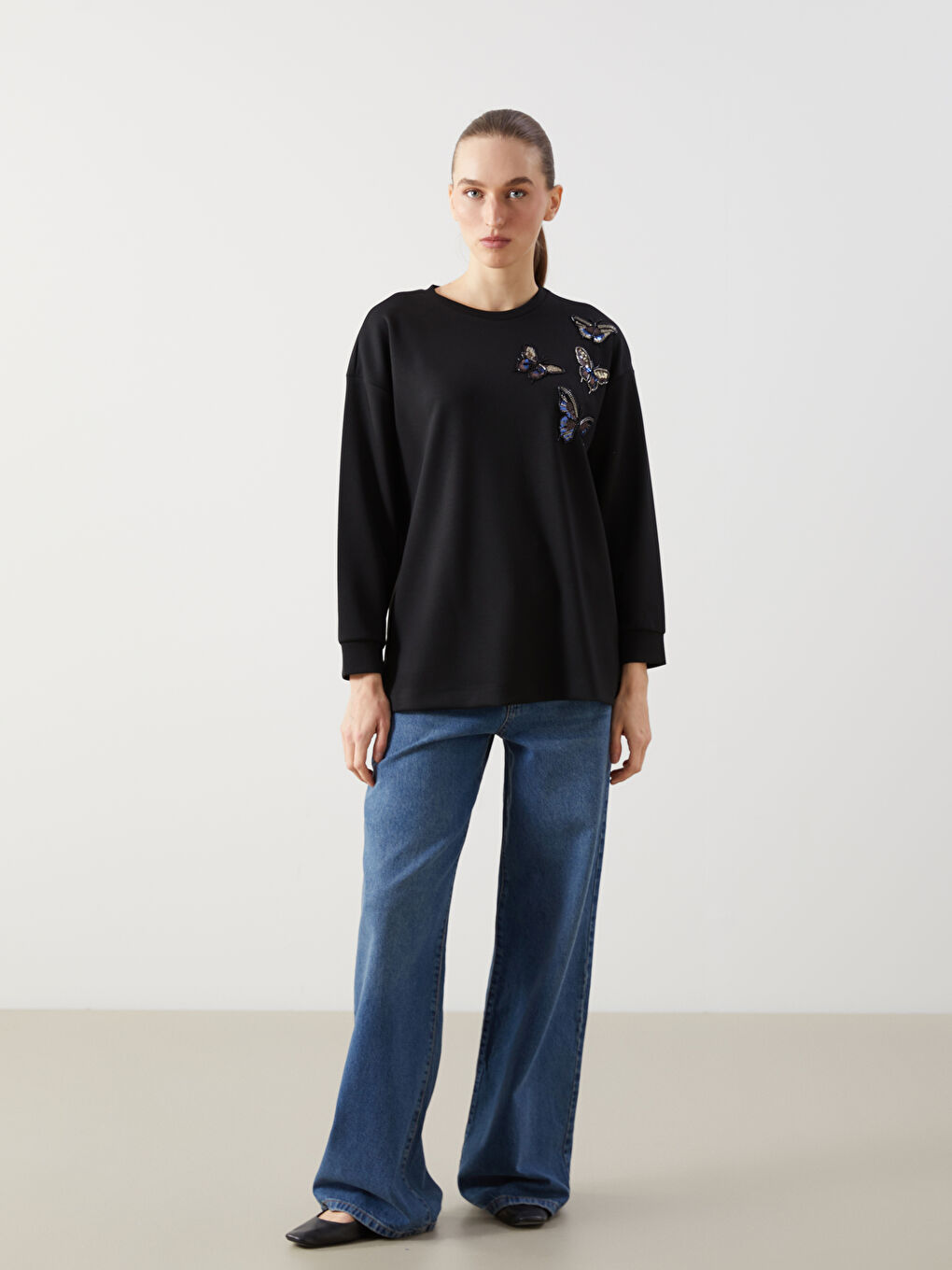 Siyah Bisiklet Yaka İşlemeli Oversize Kadın Sweatshirt Tunik-1