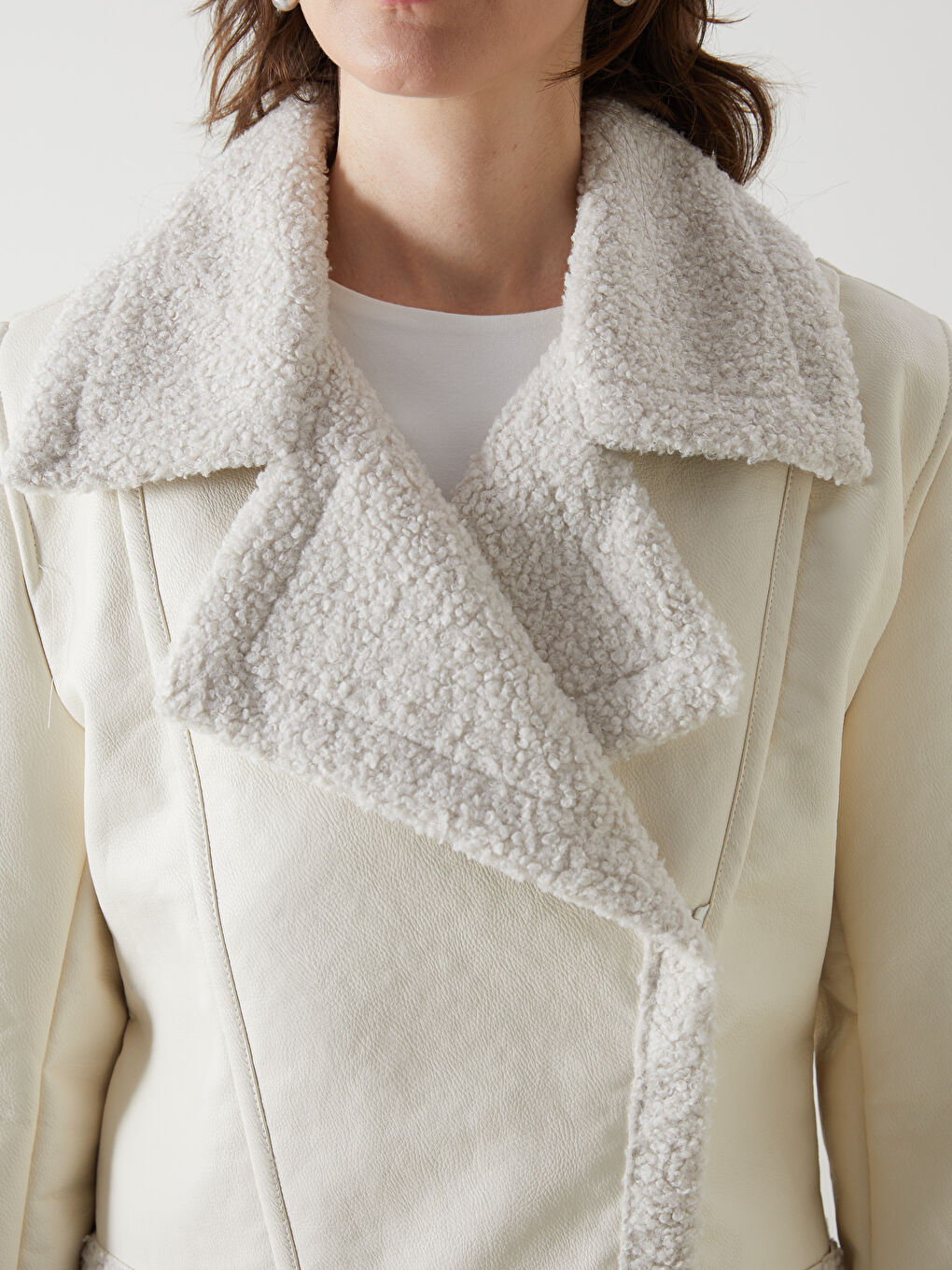 معطف جلد صناعي أوفراسايز بياقة بايكر للسيدات-2