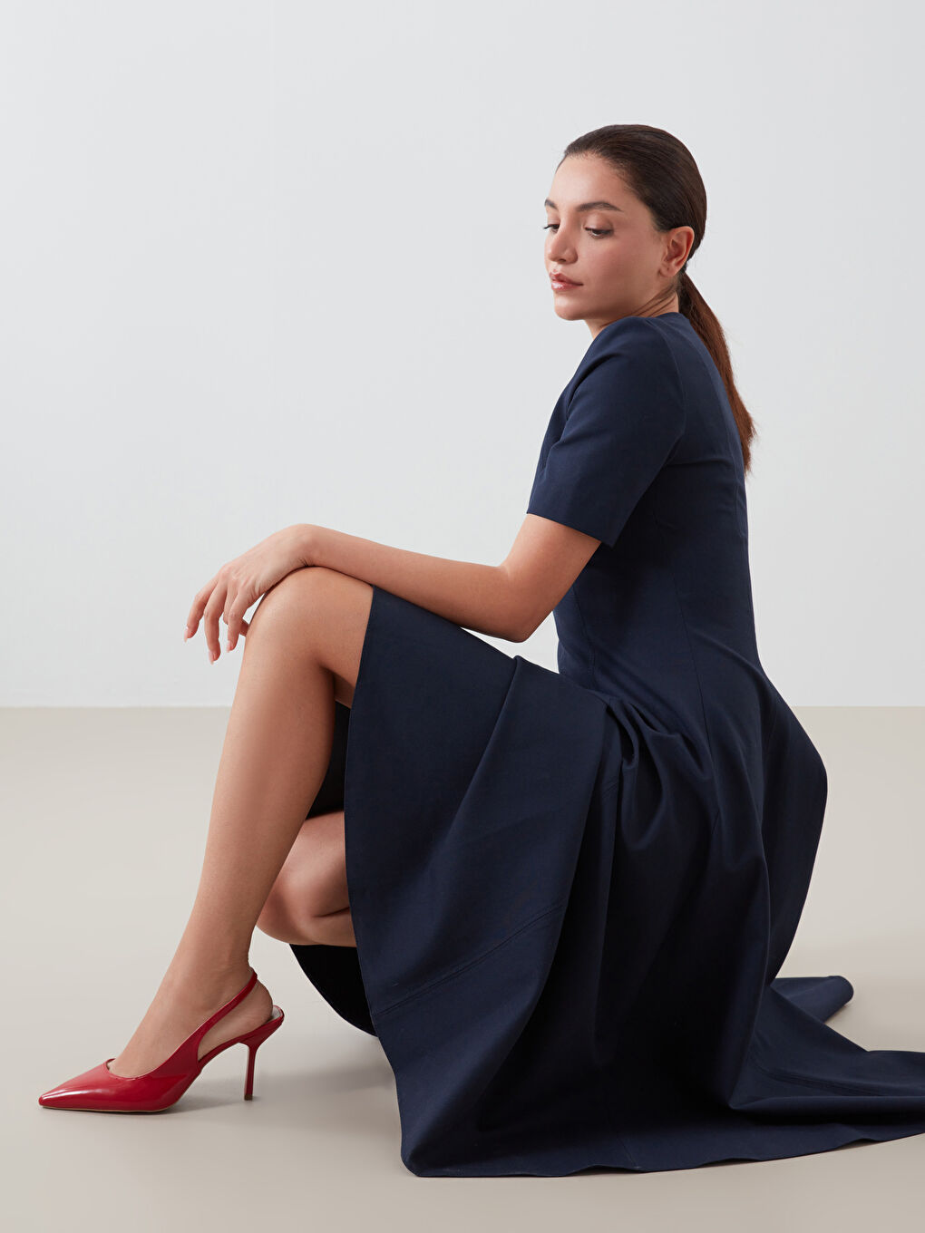 Kırmızı Sivri Burun Kadın Topuklu Ayakkabı-1