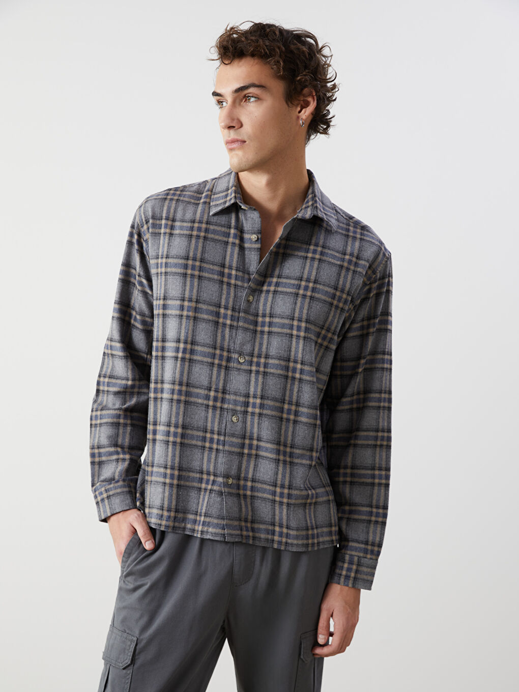 Gri Rahat Kalıp Uzun Kollu Ekose Erkek Gömlek-1