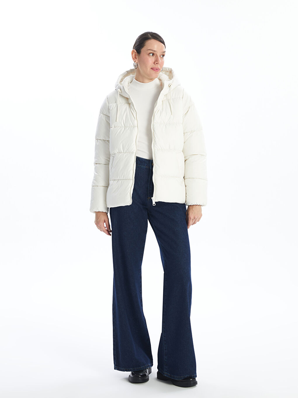 Ekru Kapüşonlu Kadın Şişme Mont-3