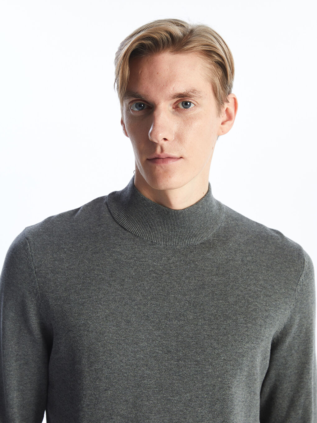 Half Turtleneck Men's Knitwear Sweater-3
