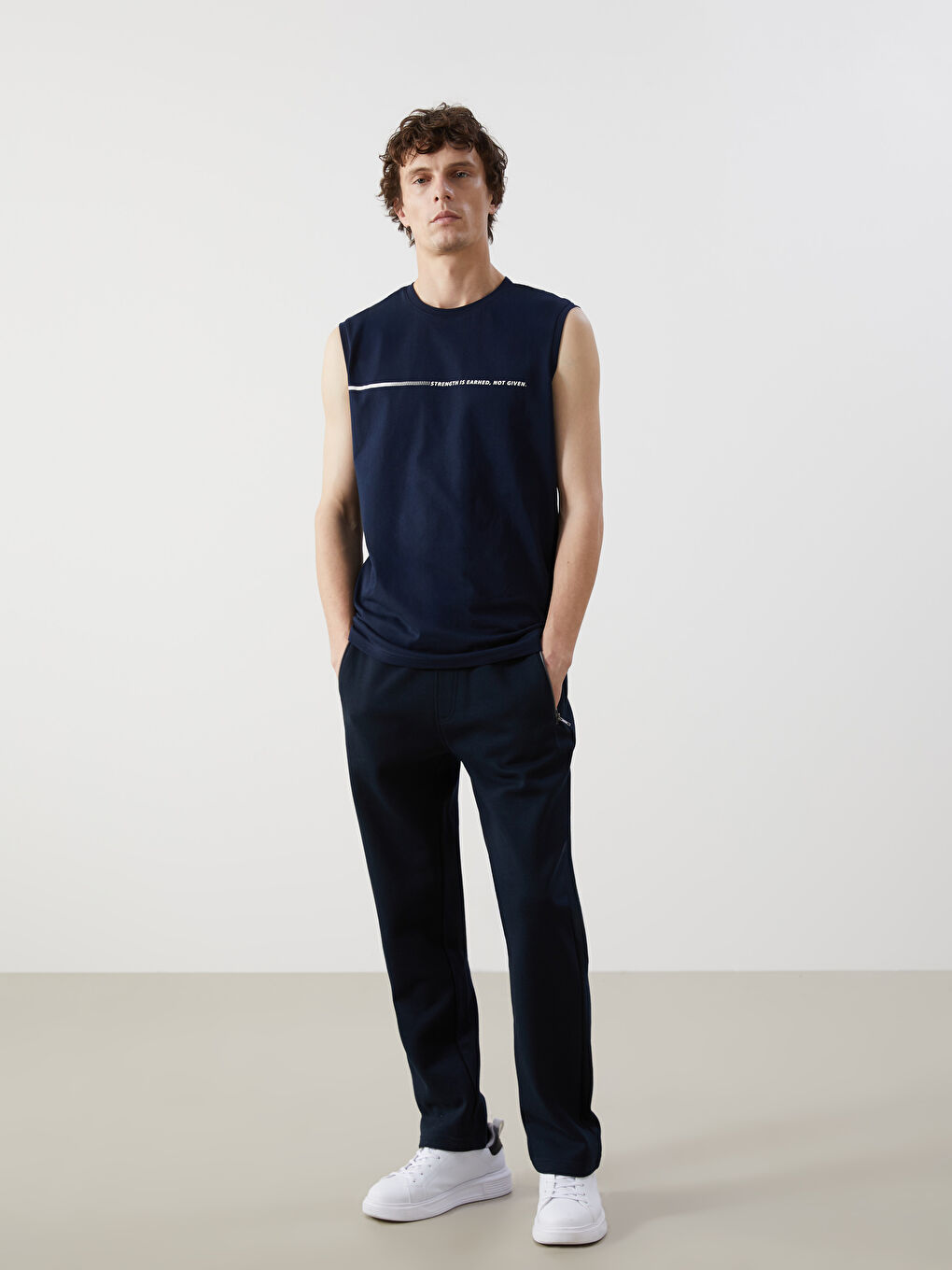LCWAIKIKI Classic Standard Fit Men's Sweatpants -W54484Z8-RFH