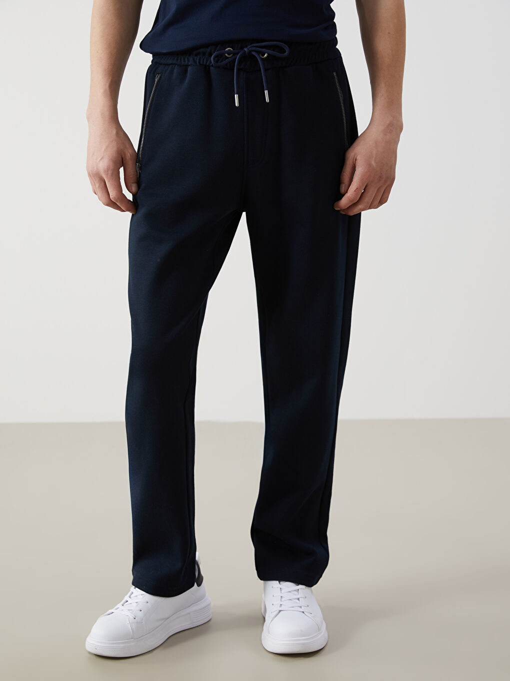 LCWAIKIKI Classic Standard Fit Men's Sweatpants -W54484Z8-RFH