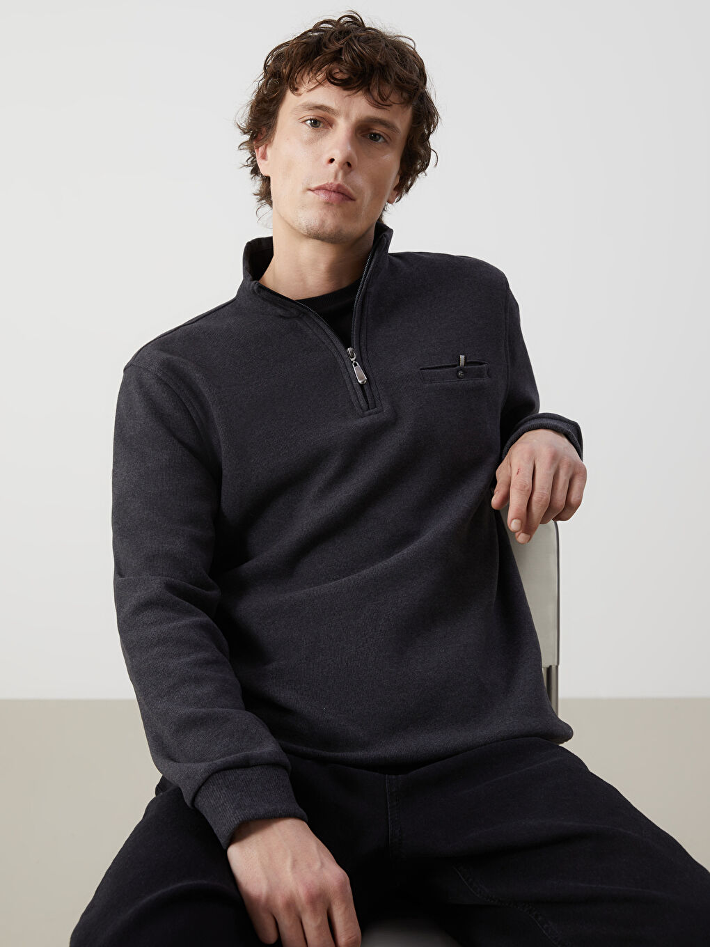 Gri Dik Yaka Erkek Sweatshirt