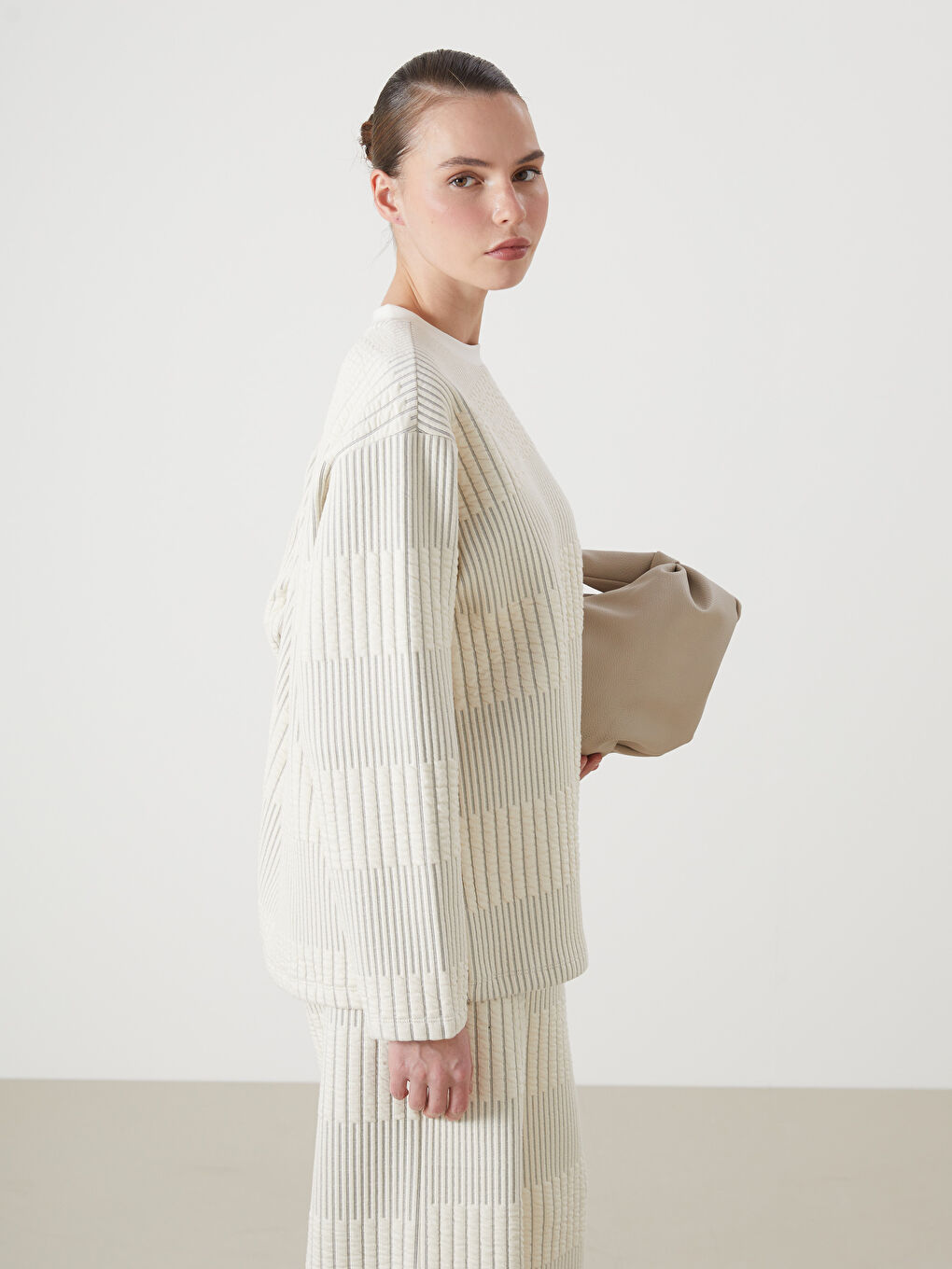 Ekru Bisiklet Yaka Çizgili Kadın Sweatshirt