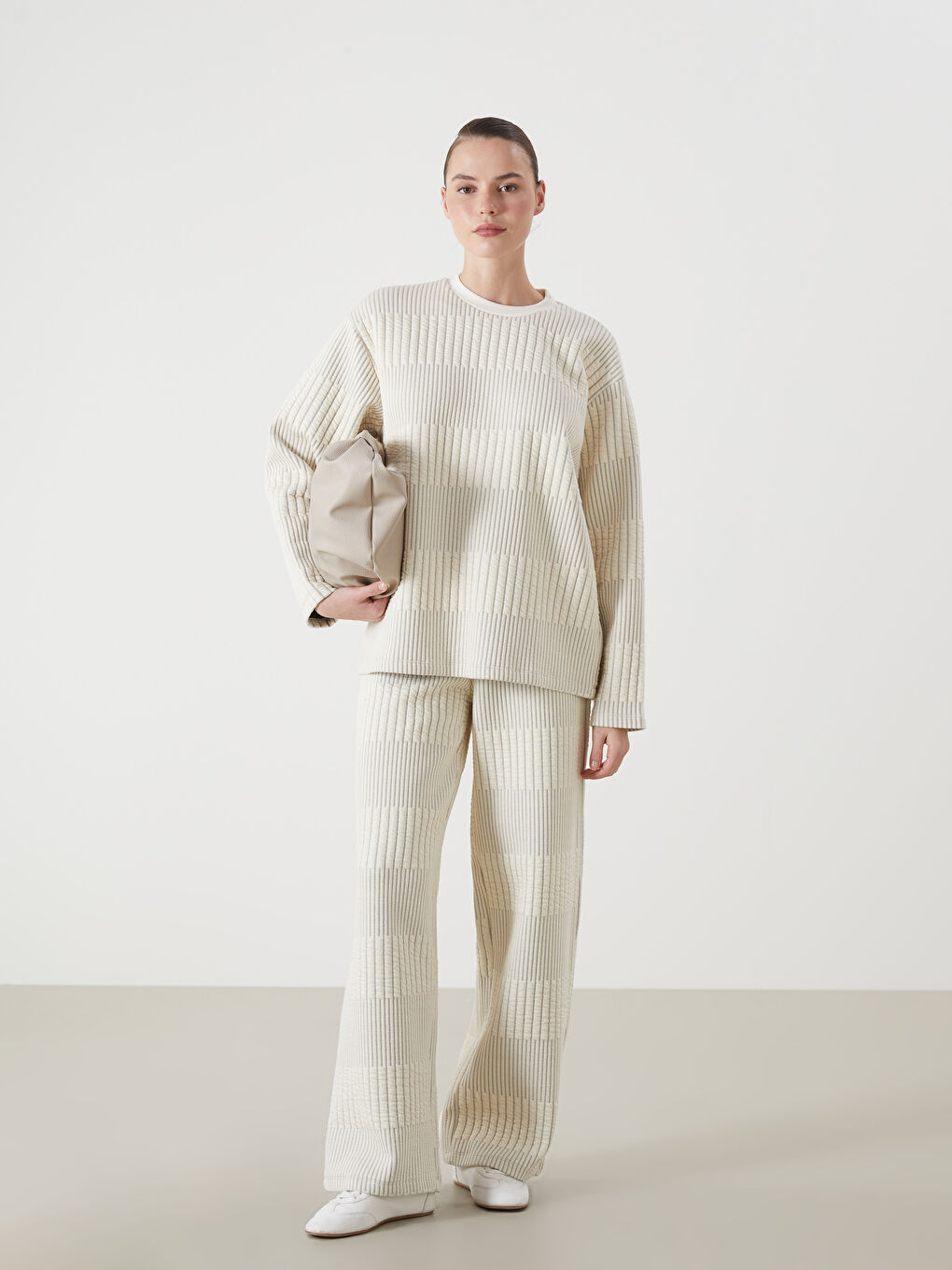 Ekru Bisiklet Yaka Çizgili Kadın Sweatshirt-1