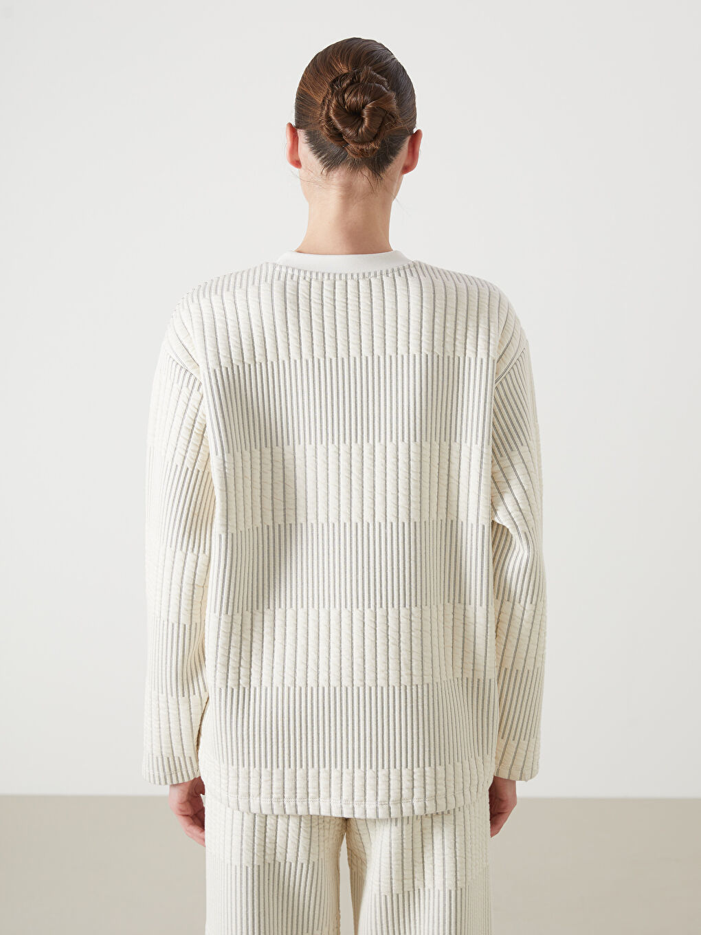 Ekru Bisiklet Yaka Çizgili Kadın Sweatshirt-3