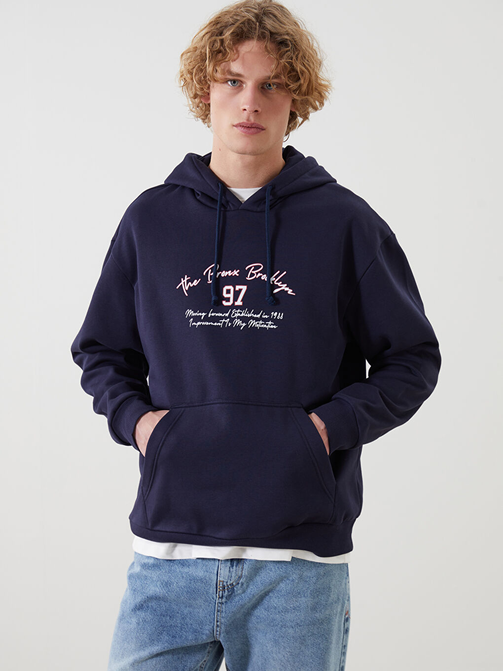 هودي مطبوع كم طويل للرجال