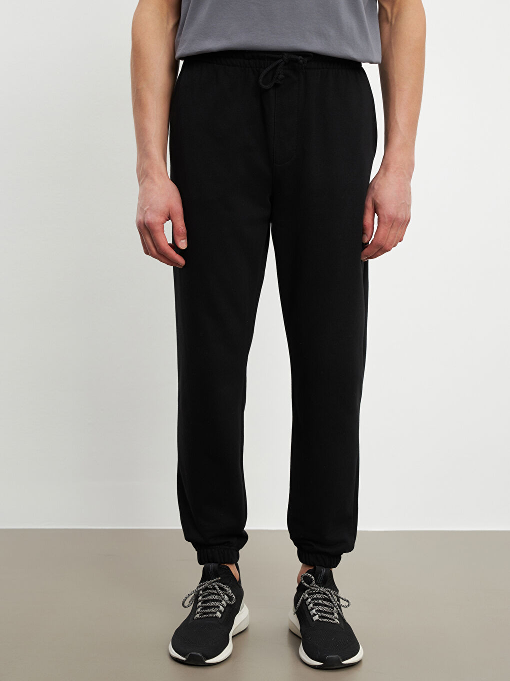 بنطال رياضي بمقاس عادي للرجال-1