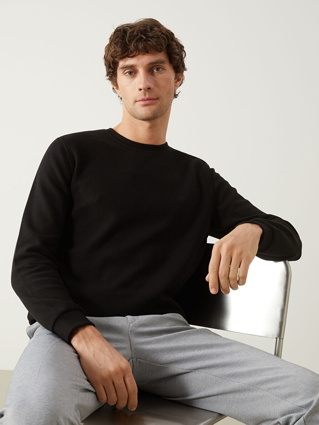 Siyah Bisiklet Yaka Uzun Kollu Erkek Sweatshirt