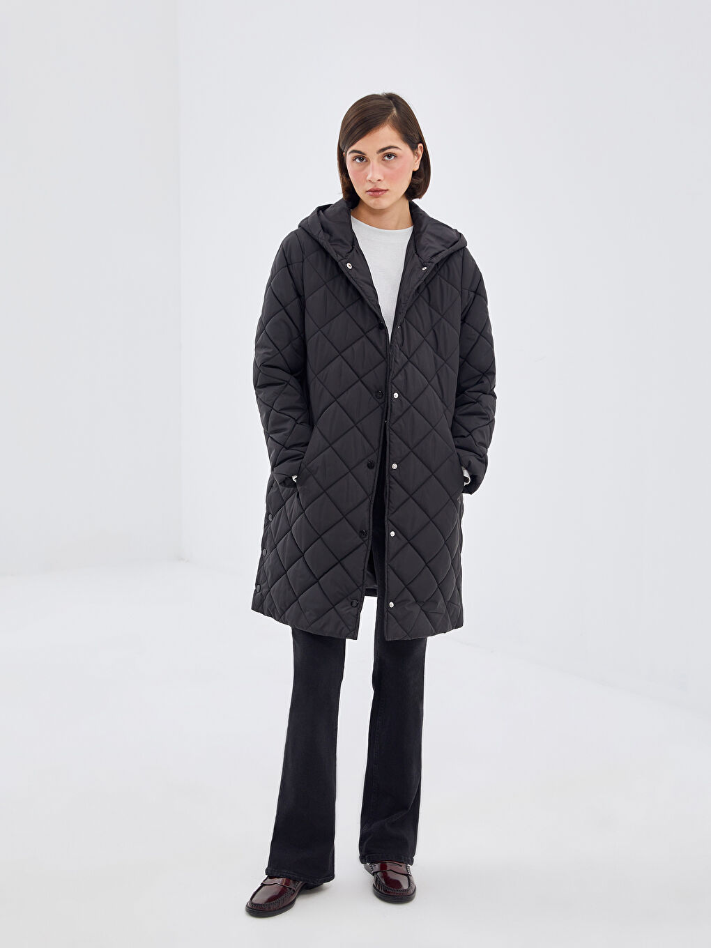 Стёганый пуховик с капюшоном для женщин-2
