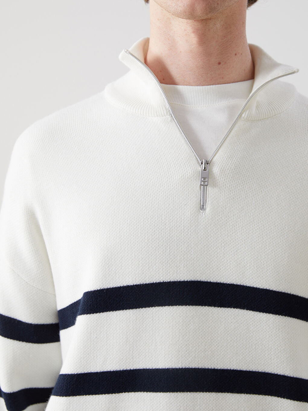 Ekru Fermuarlı Dik Yaka Çizgili Erkek Triko Kazak-4