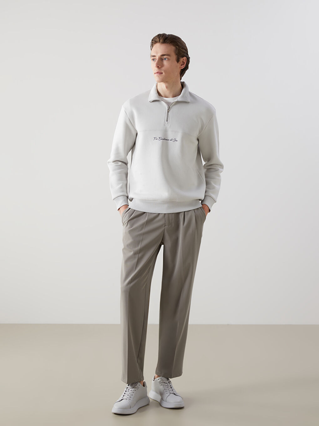 LCW Vision Bej Dik Yaka Uzun Kollu Baskılı Erkek Sweatshirt - 1