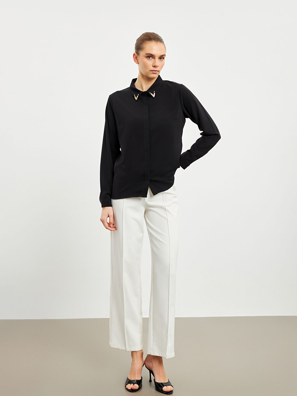 Brooch Detailed Women's Shirt-1