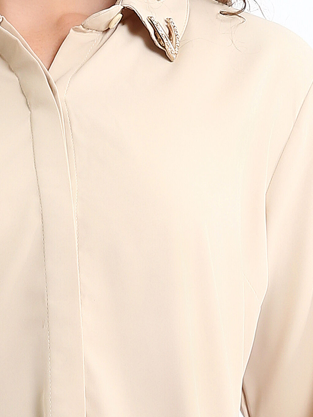 Brooch Detailed Women's Shirt-2