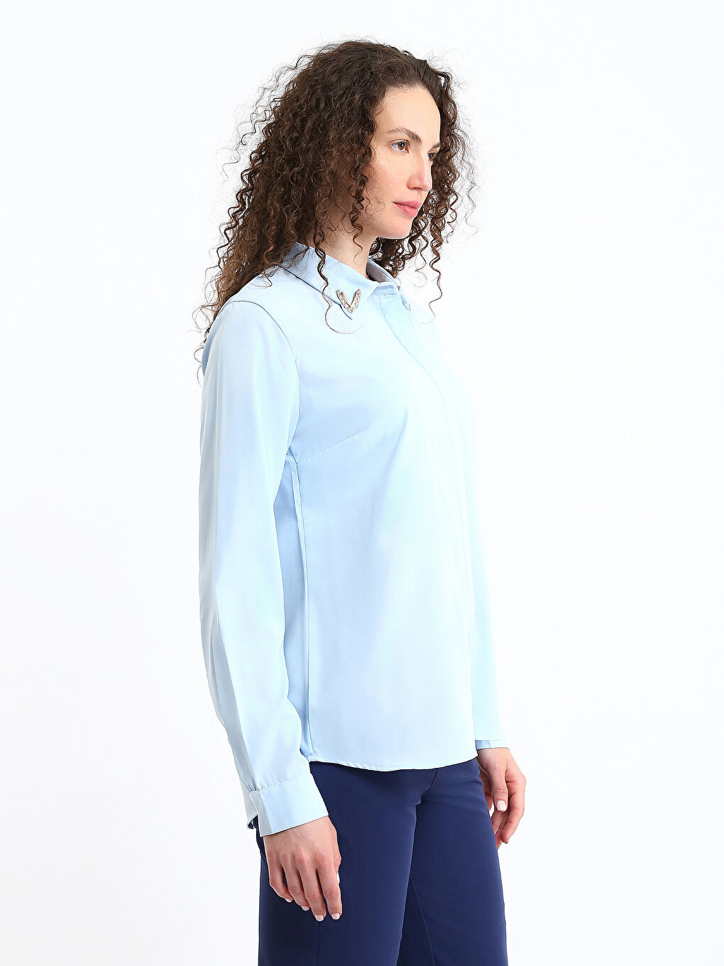 Brooch Detailed Women's Shirt-3