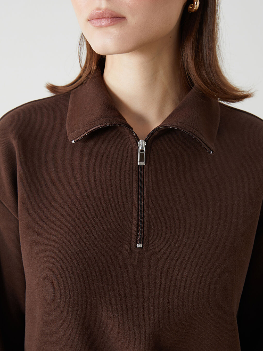 Kahverengi Dik Yaka Kadın Fermuarlı Sweatshirt-2