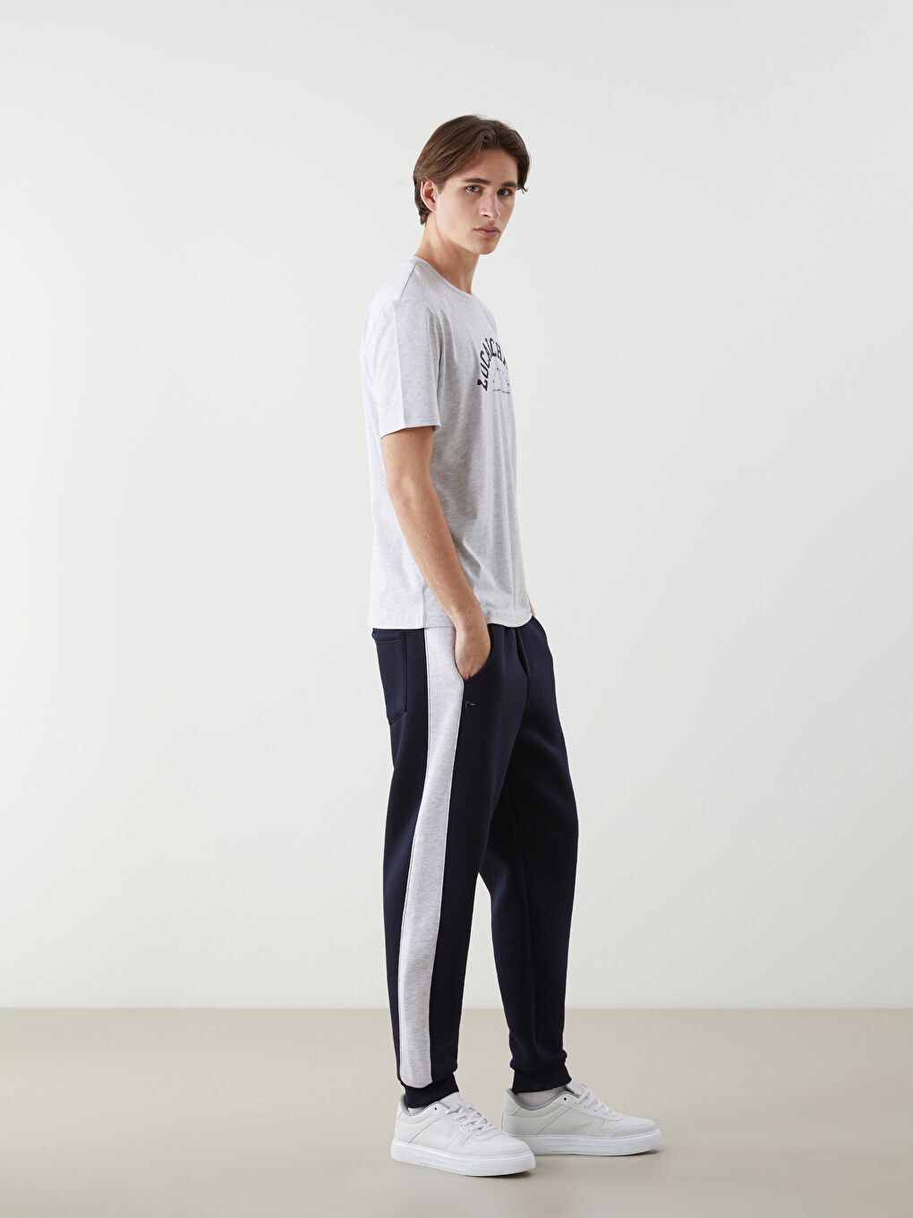 Standard Fit Men's Jogger Sweatpants -W4M379Z8-J2Y