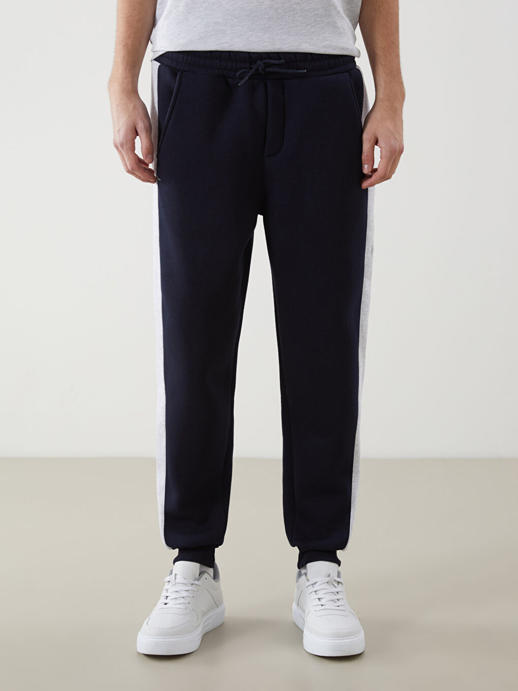 Standard Fit Men's Jogger Sweatpants -W4M379Z8-J2Y