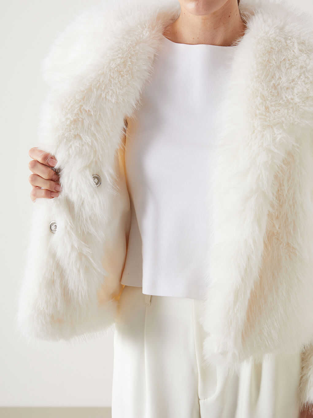 Bej Ceket Yaka Oversize Kadın Kürk Mont-3