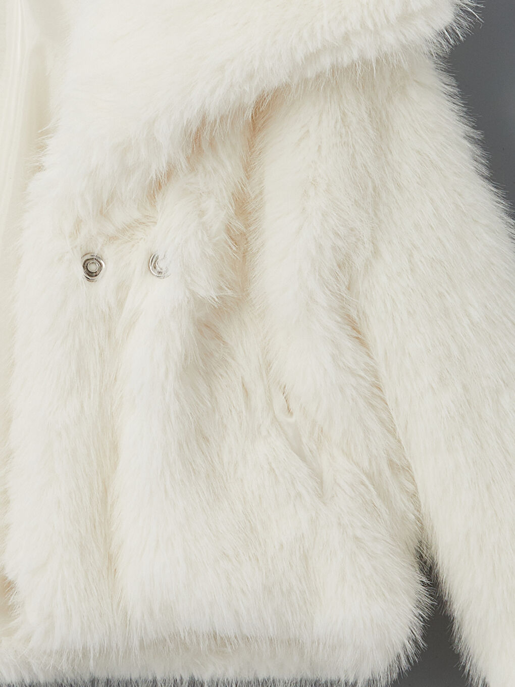 Bej Ceket Yaka Oversize Kadın Kürk Mont-7