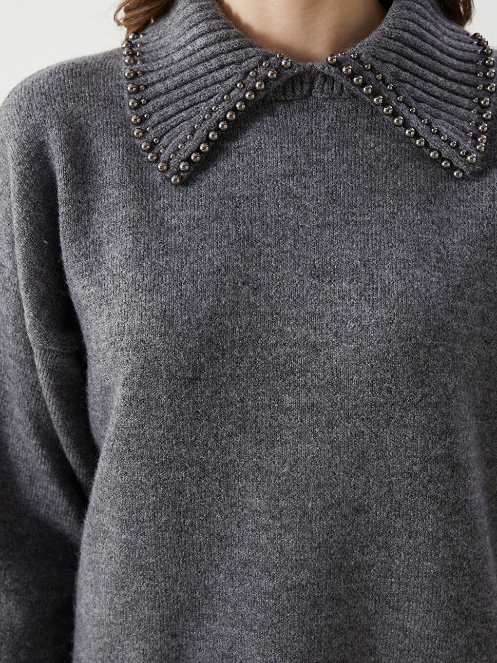 Gri Polo Yaka Boncuk Detaylı Kadın Triko Tunik-2