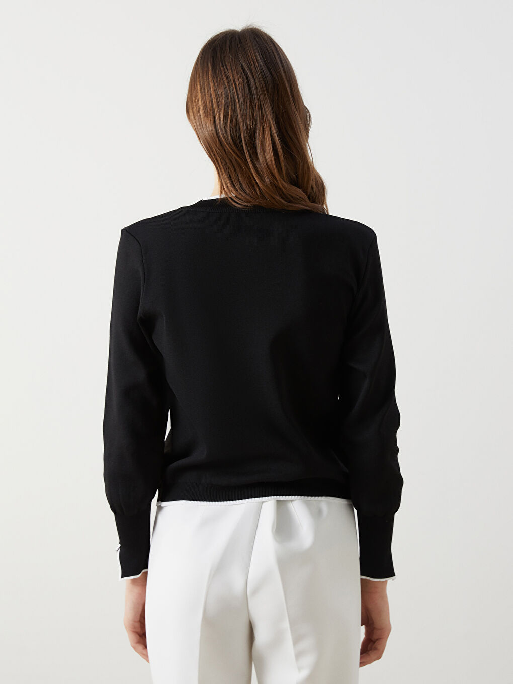 Siyah V Yaka Kadın Triko Hırka-3