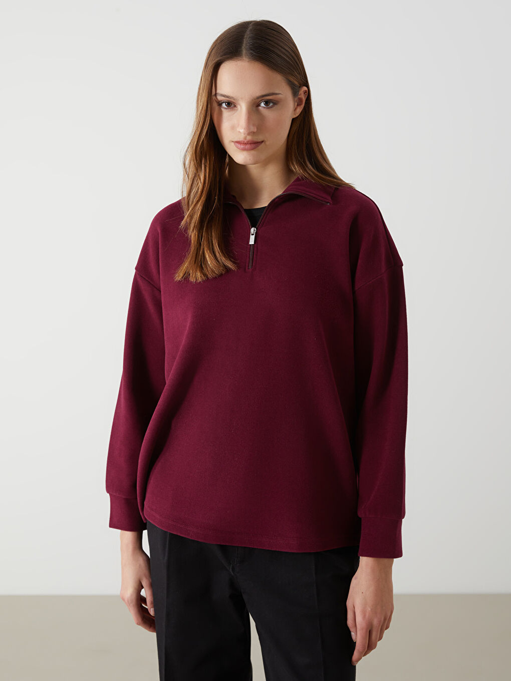 Bordo Dik Yaka Kadın Sweatshirt