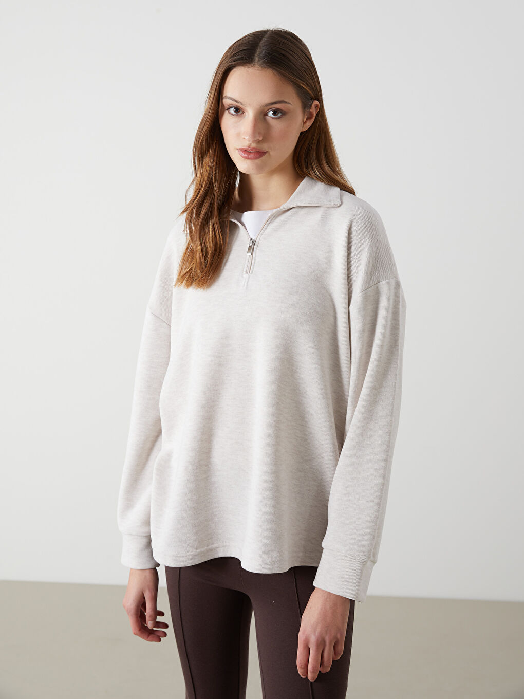 LCW Comfort Bej Dik Yaka Kadın Sweatshirt