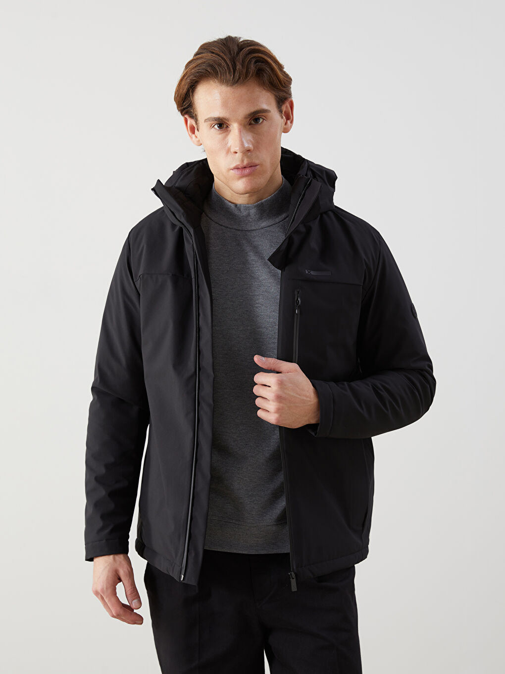 Siyah Standart Kalıp Kapüşonlu Erkek Mont