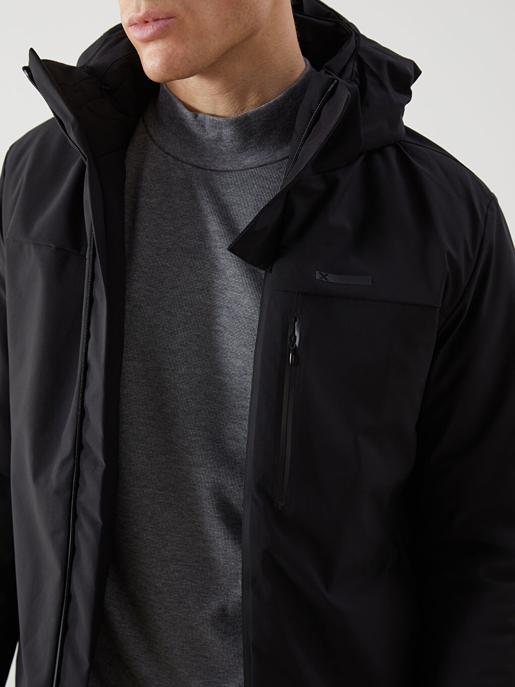 Siyah Standart Kalıp Kapüşonlu Erkek Mont-2