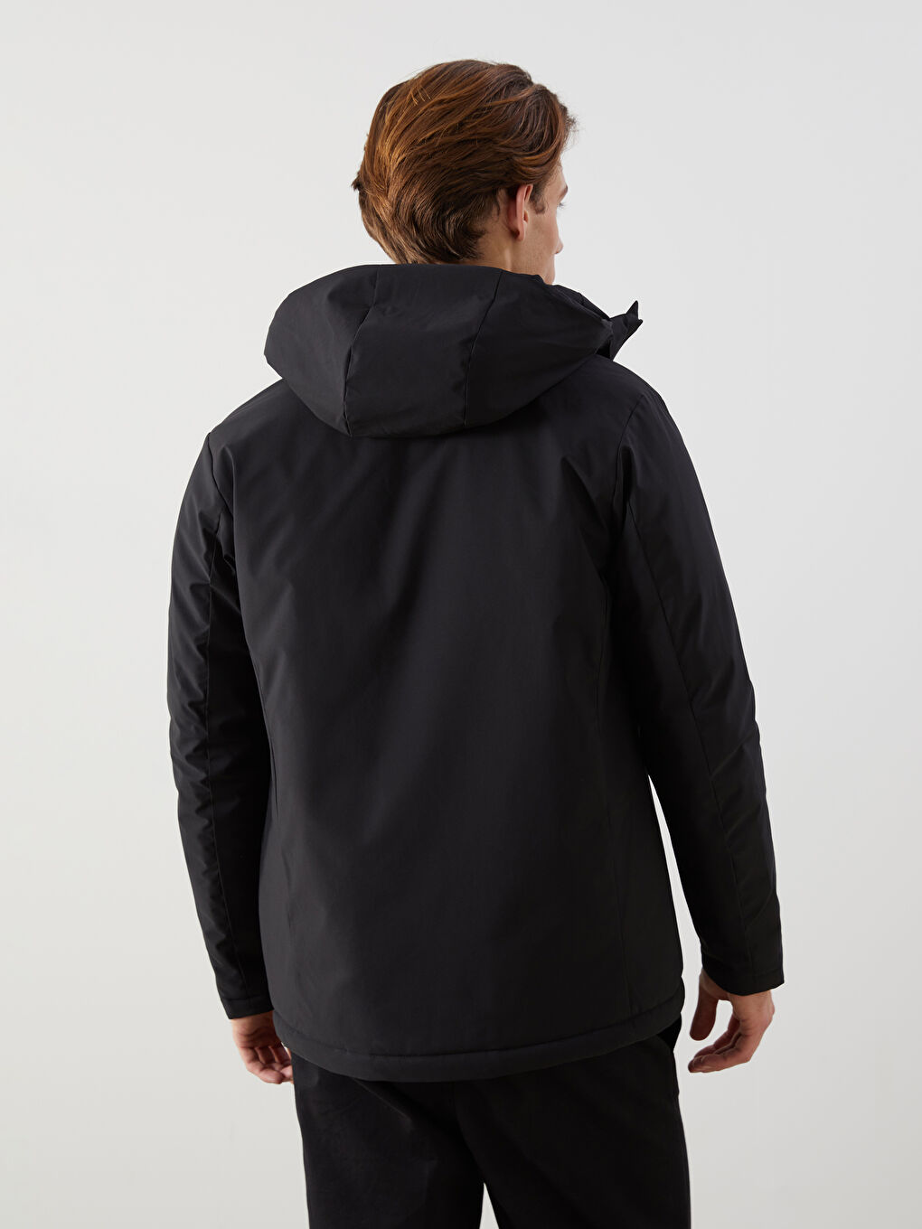 Siyah Standart Kalıp Kapüşonlu Erkek Mont-5