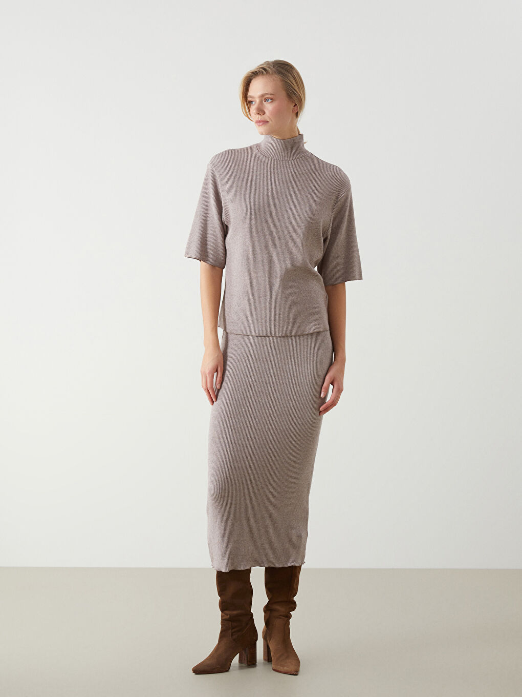 Bej Beli Lastikli Ekstra Dar Fit Kadın Etek