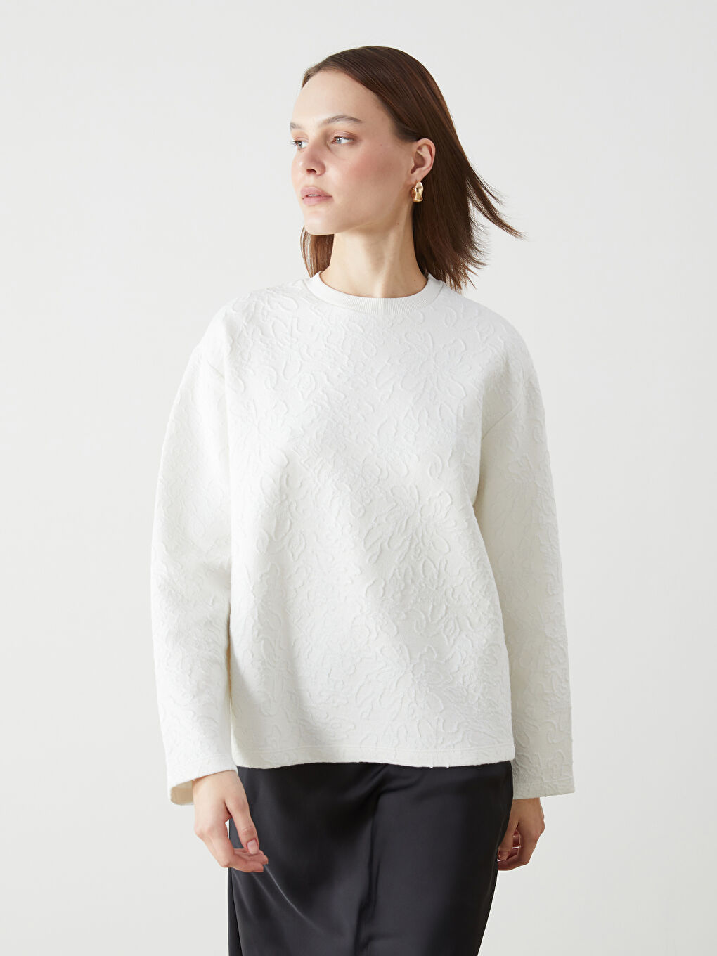 Ekru Bisiklet Yaka Kendinden Desenli Kadın Bluz