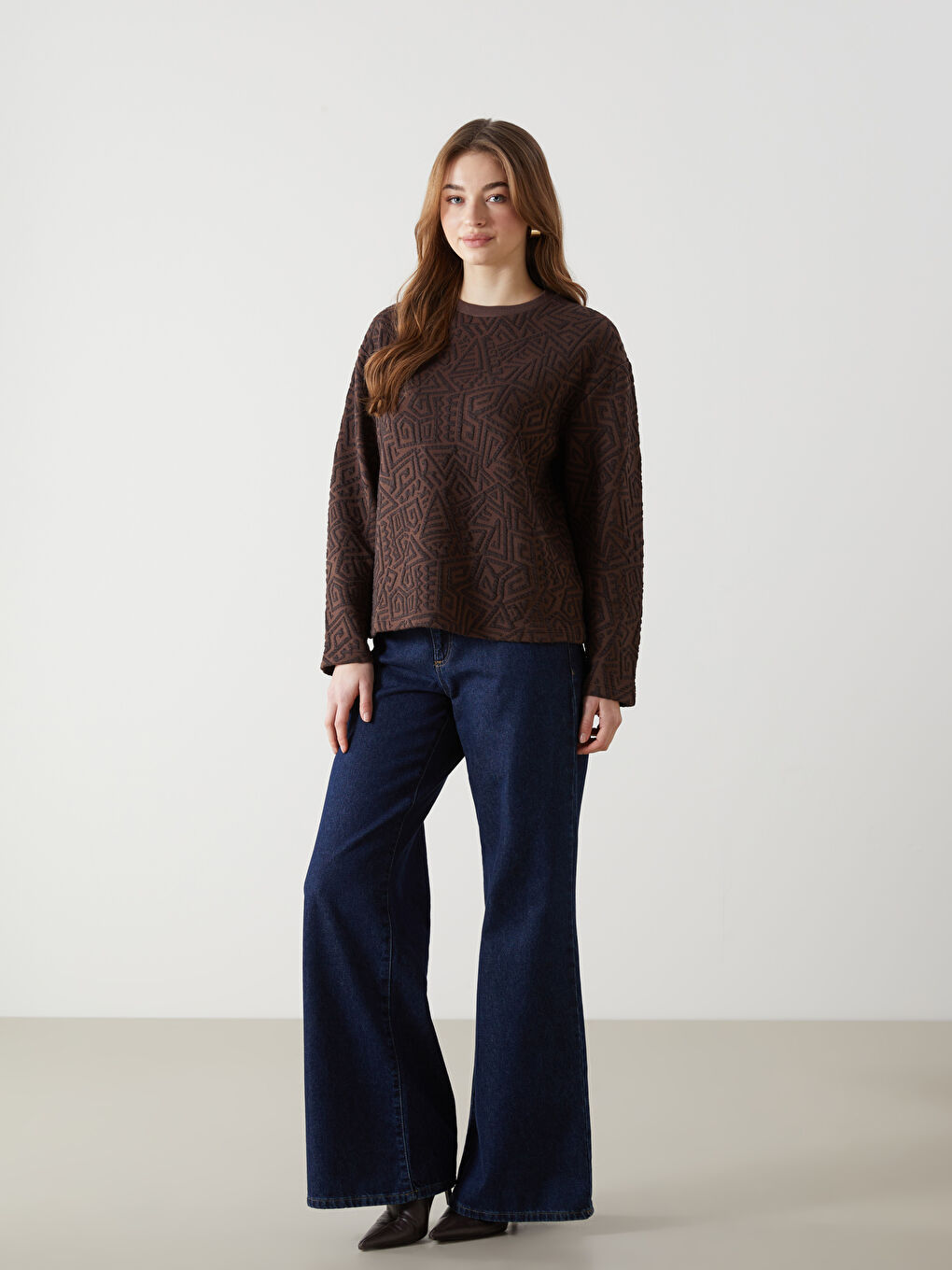 Kahverengi Bisiklet Yaka Kendinden Desenli Kadın Sweatshirt-1