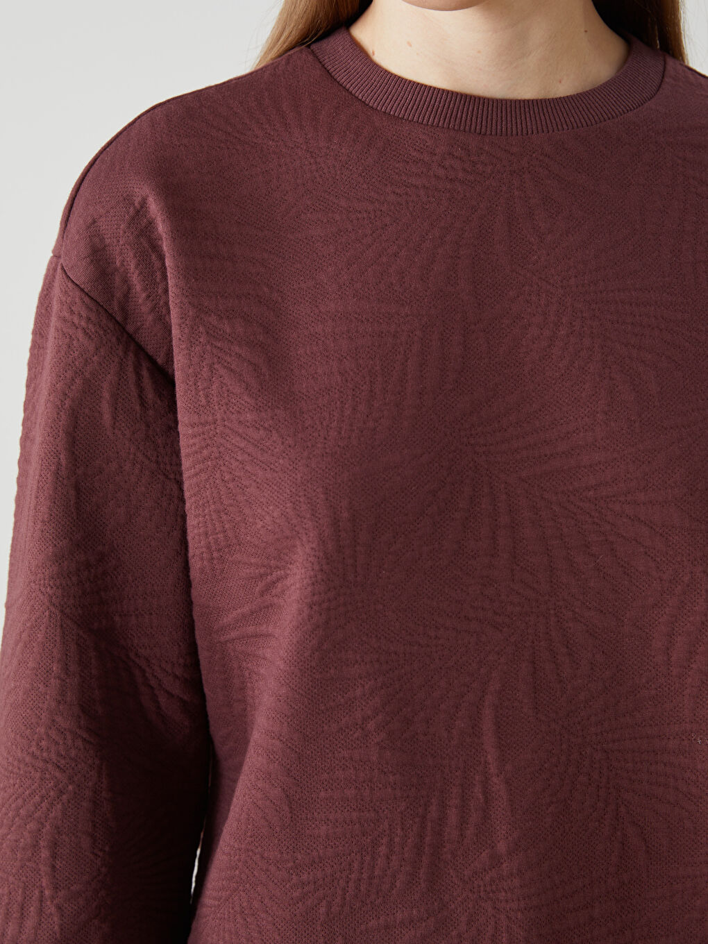 Bordo Bisiklet Yaka Kendinden Desenli Kadın Sweatshirt-2