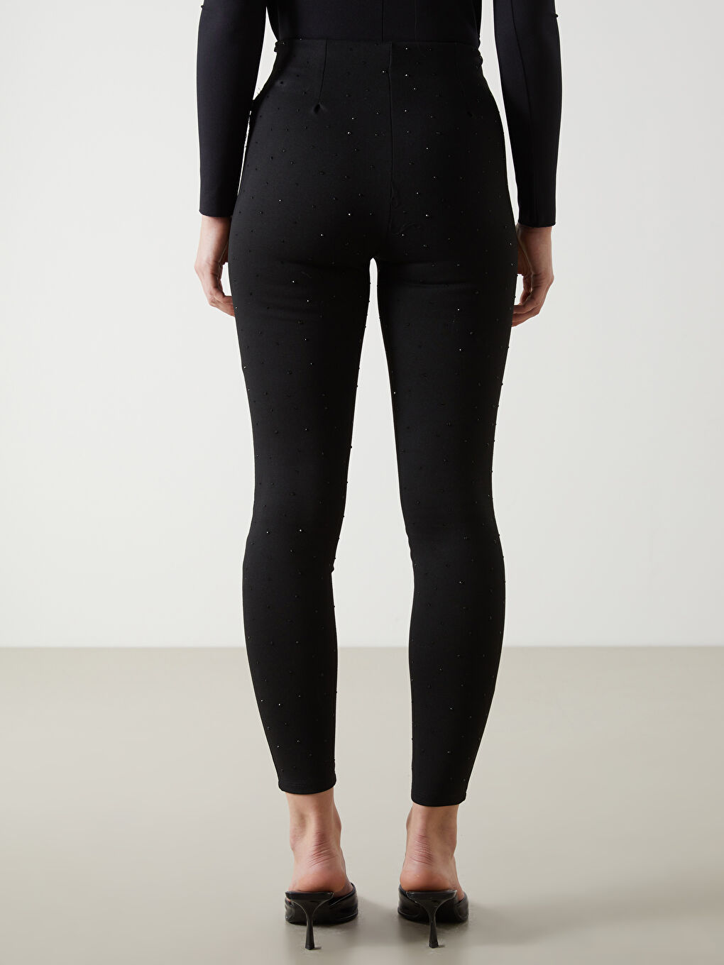 Siyah Beli Lastikli Taşlı Kadın Tayt-3