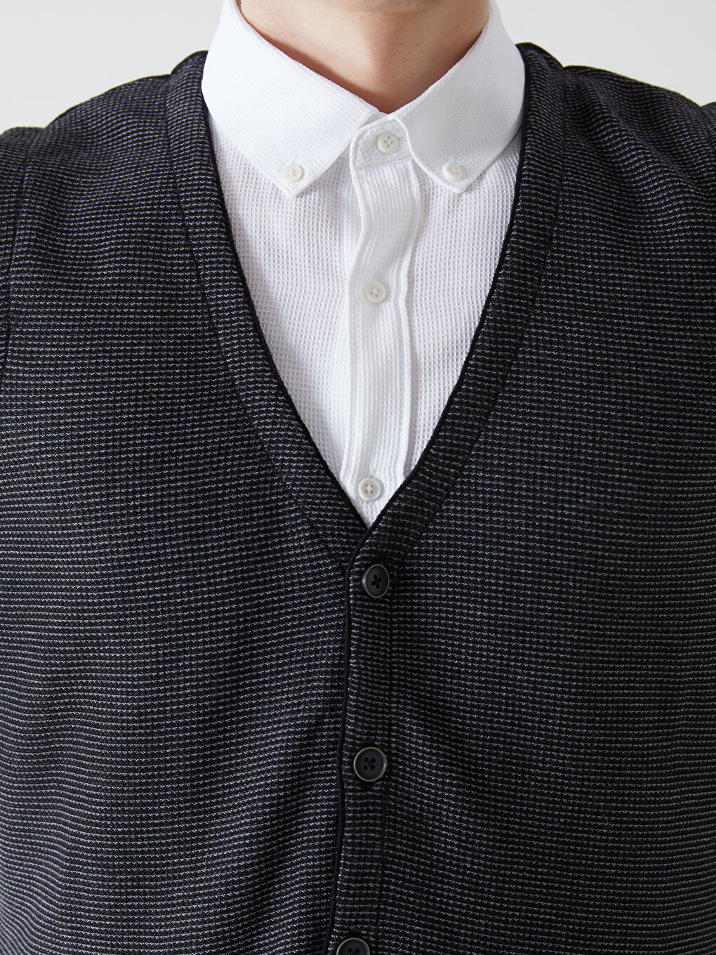 Siyah Standart Kalıp V Yaka Erkek Triko Yelek-2