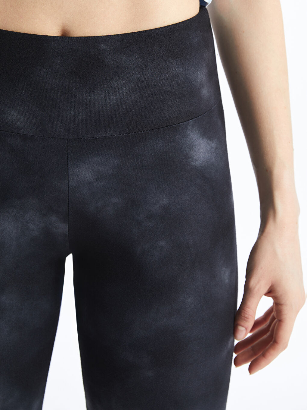 Siyah Beli Lastikli Batik Desenli Kadın Spor Tayt-2