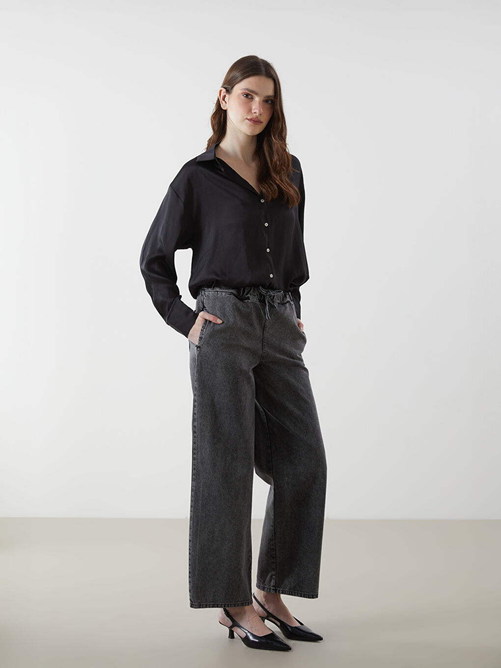 Siyah Beli Lastikli Wideleg Kadın Jean Pantolon