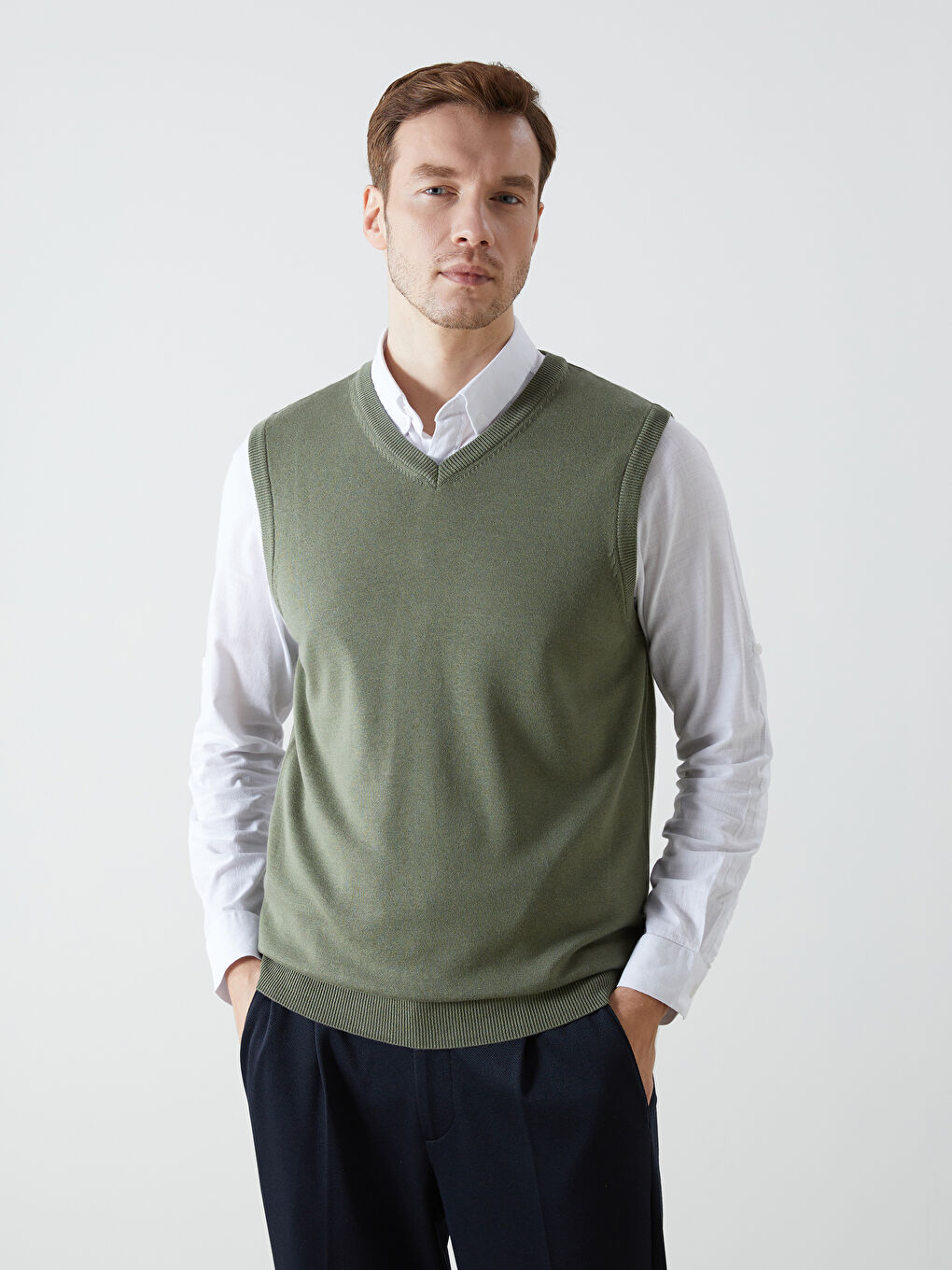 Yeşil Standart Kalıp V Yaka Erkek Triko Süveter