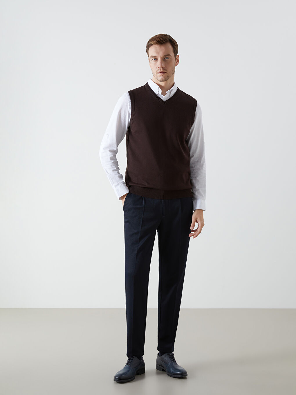 Standard Fit V Neck Men's Knitwear Sweater Vest-1