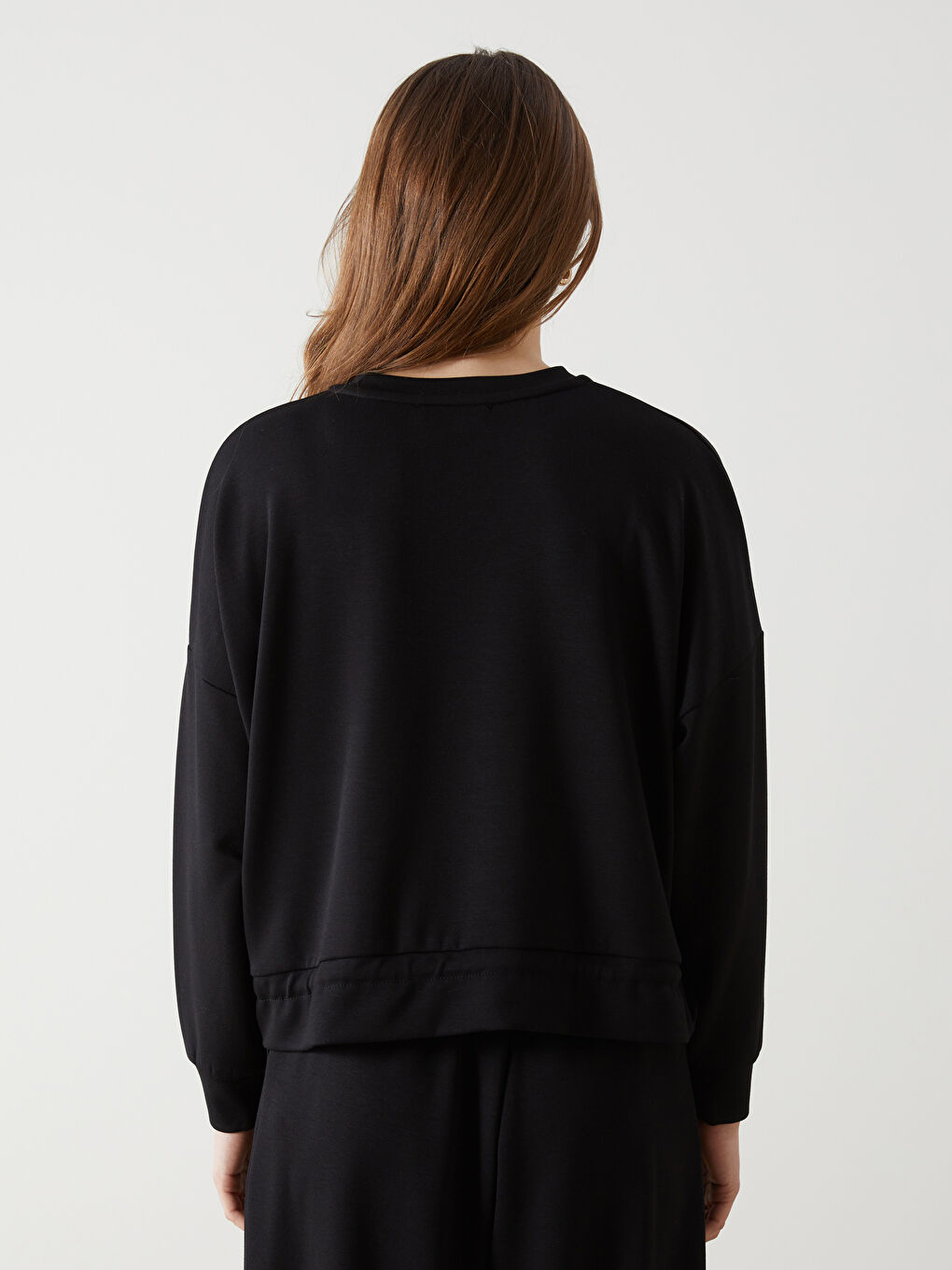 Siyah Bisiklet Yaka Kadın Sweatshirt-3