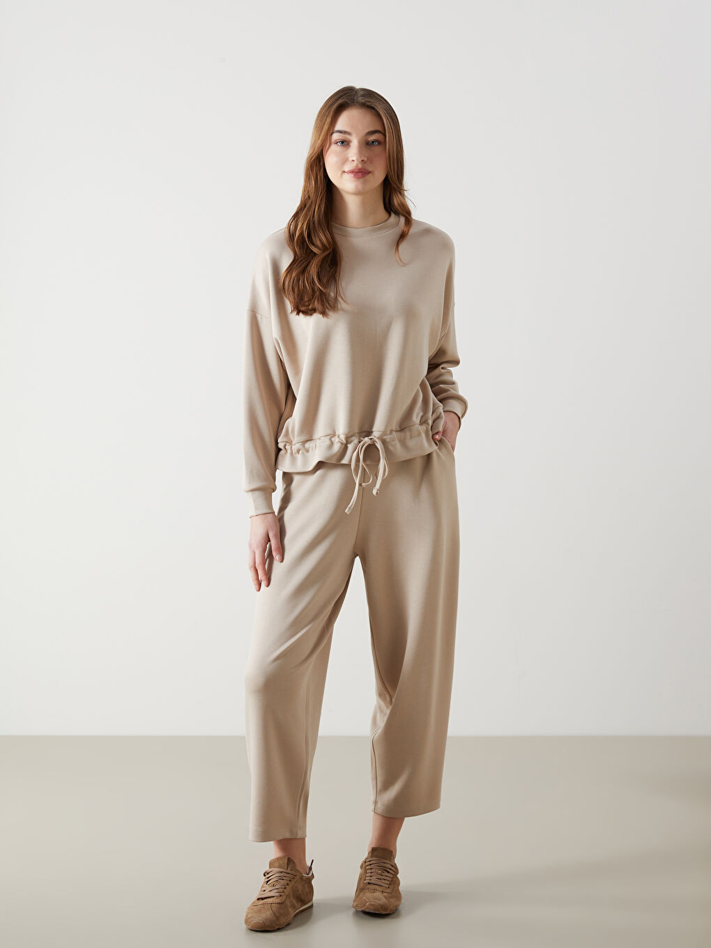 Ekru Bisiklet Yaka Kadın Sweatshirt-1