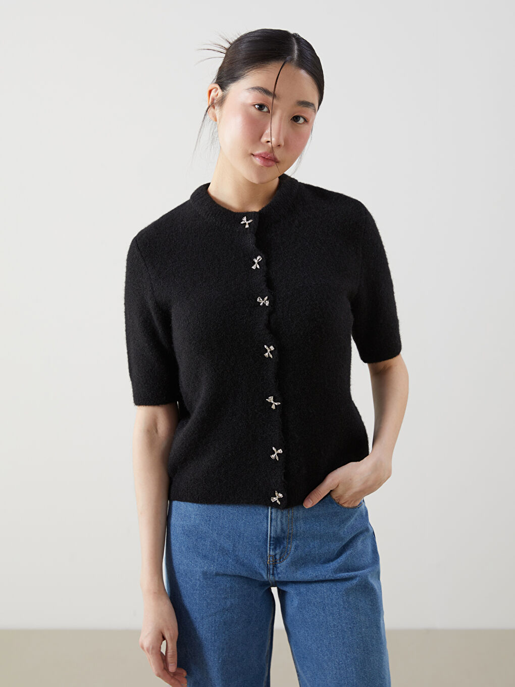 Siyah Bisiklet Yaka Pelüş Kadın Triko Hırka