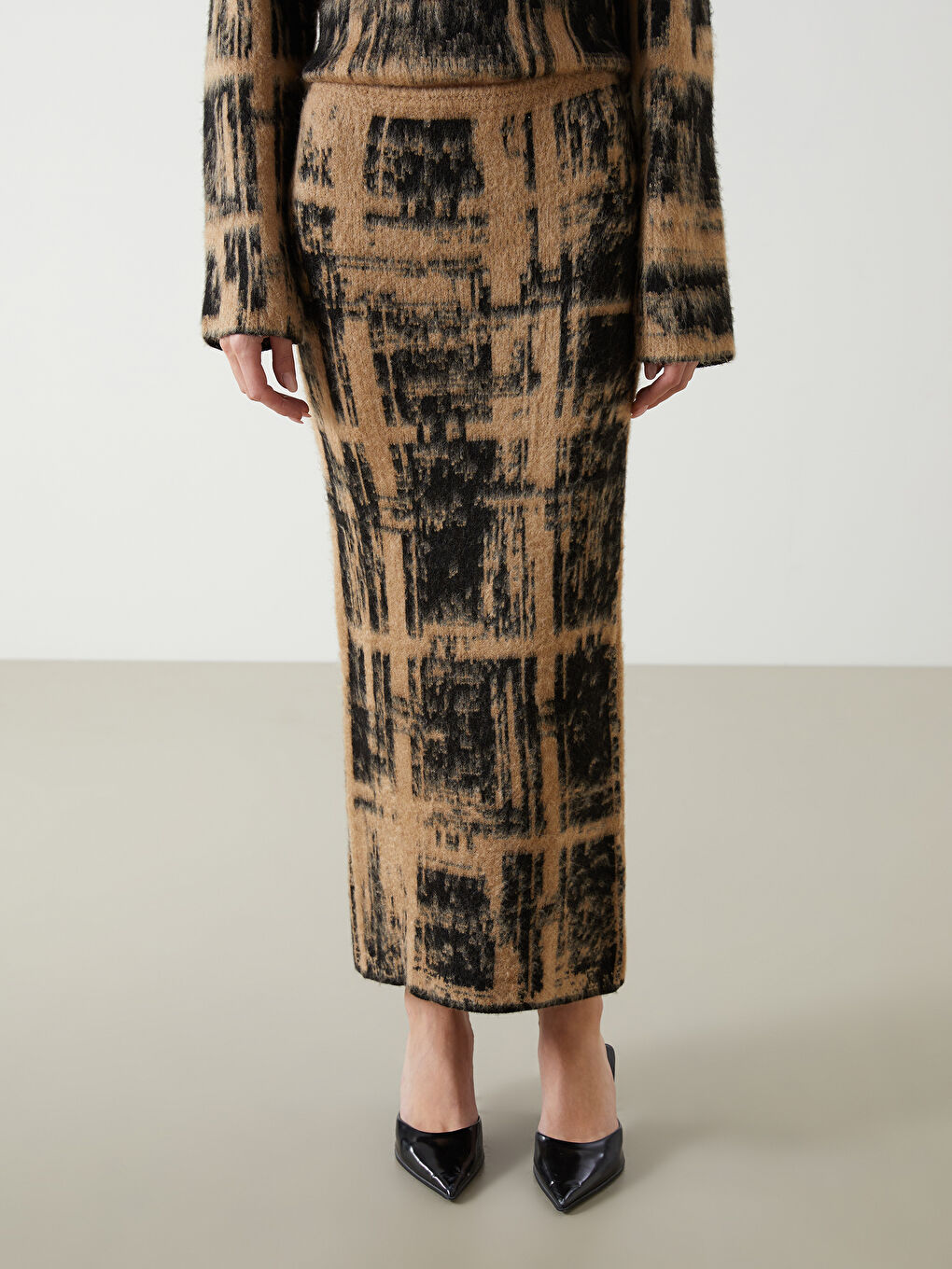 Kahverengi Beli Lastikli Desenli Kadın Triko Etek-1