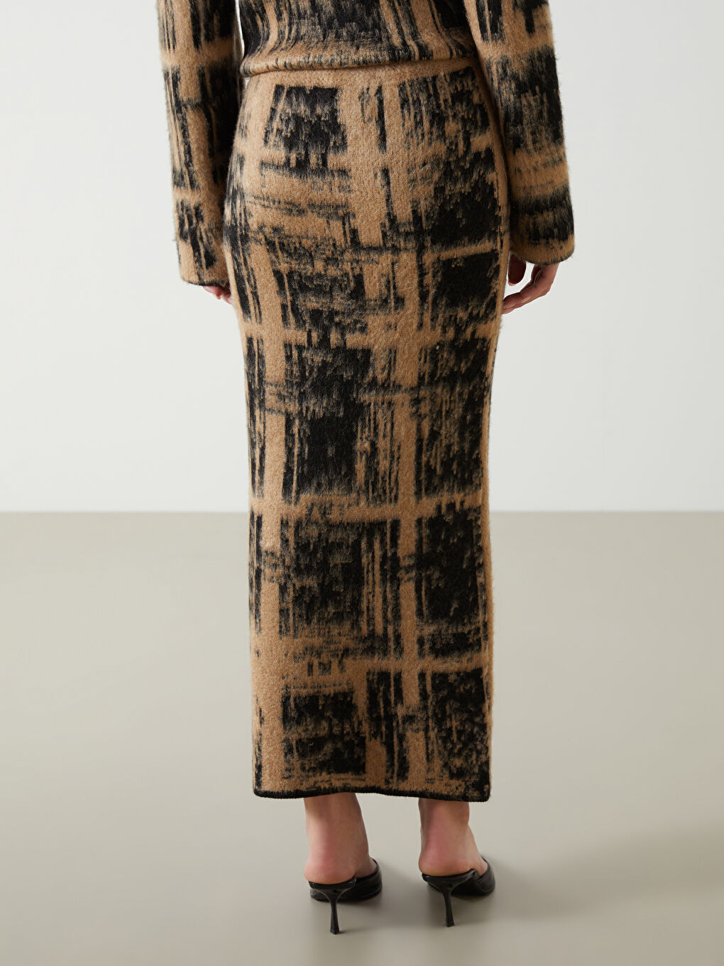 Kahverengi Beli Lastikli Desenli Kadın Triko Etek-3