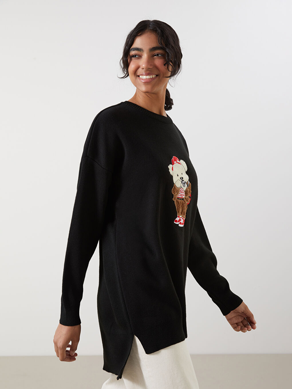 Siyah Ayı Teddy Nakışlı Oversize Kadın Triko Tunik