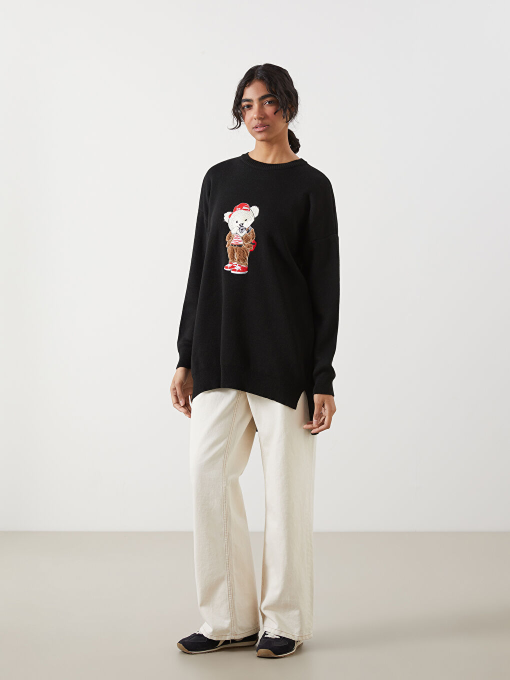 Siyah Ayı Teddy Nakışlı Oversize Kadın Triko Tunik-1